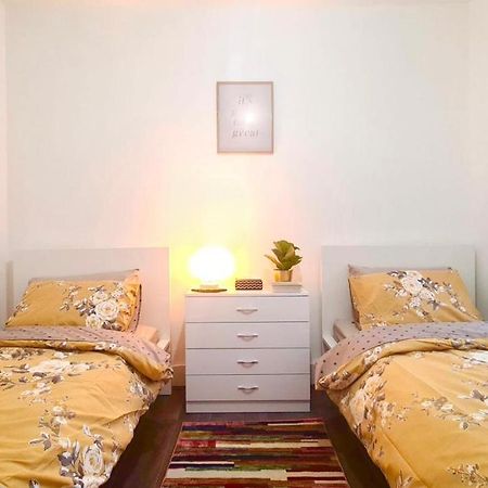 Deluxe Private Room In Manor Park Лондон Экстерьер фото